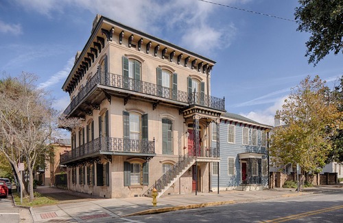 Historic District - North House | Grand Downtown Estate on Broughton for 20 Guests w/Parking by Lucky Savannah