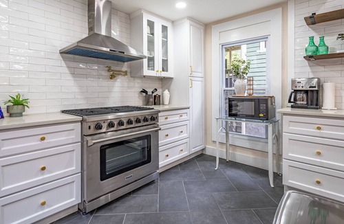 East Side House | Grant Park Victorian with Industrial Flair - Close to Everything!