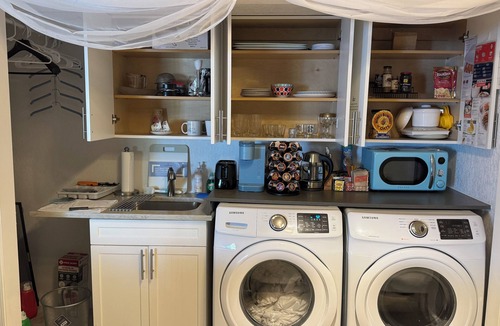 BallenIsles Apartment | GREAT LOCATION CLOSE TO BALL PARKS , BEACHES .