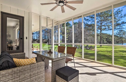Molino House | 'Green Acres' Home w/Fire Pit + Fishing Pond