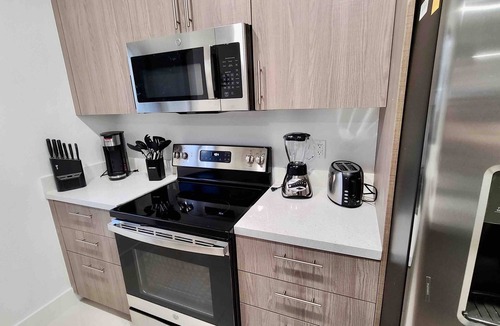 Liberty City House | Green Luxurious 5BD Jungle House by FL Keys MIA