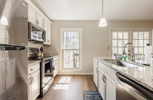Conestee House | Greenville 3BR Retreat | Screened Porch | 4.85*