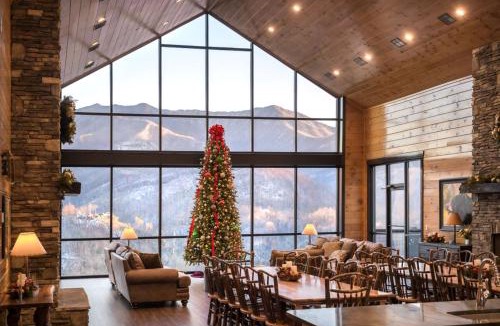 Gatlinburg House | Greystone Pointe Lodge by Stony Brook Cabins