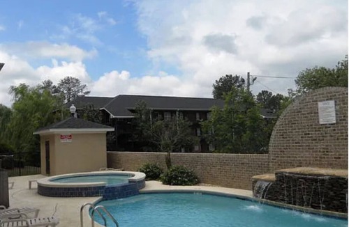 Auburn Condo | Ground floor condo 3 blocks from stadium. Parking pass for 1 vehicle included.