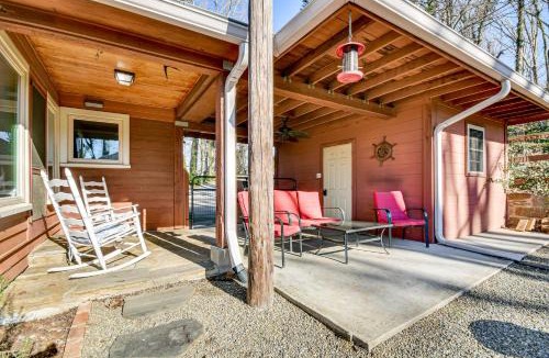 Lynn House | Group Getaway! Lake House w/Private Dock & Patio