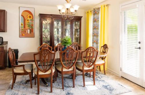 Riverdale House | Guest House Haven with Gazebo