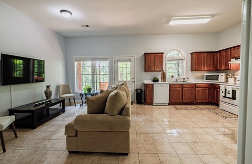 Johns Creek Apartment | Guest house - Stunning retreat -Surrounded by forest - Alpharetta