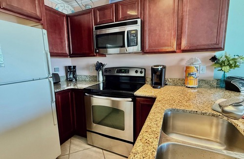 Fort Walton Beach Condo | GULF FRONT CONDO BEACH SERVICE GORGEOUS VIEW 2ND FLOOR UNIT MANY AUGUST OPENINGS
