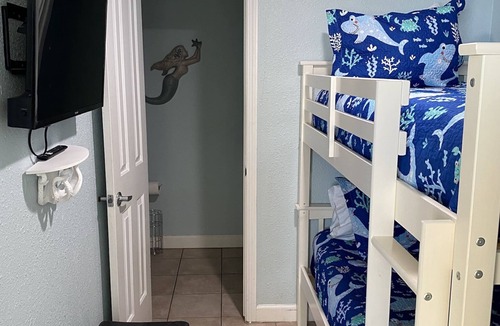 Panama City Beach Resort | Gulf-Front Corner Unit~Same-Floor Parking~Wrap Balcony~FREE Beach Chairs~Sleep 8