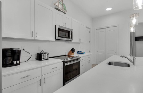 Gulf Place Condo | Gulf Place Top Floor Corner Balcony with Ocean View