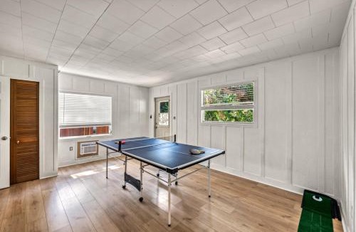 Englewood House | Gulf View Escape on the Beach at Resort with Pool, Kayaks, and More!