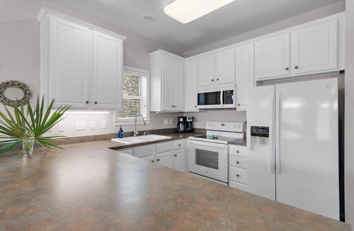 Seacrest House | Gulf Views/Pet Friendly/Across street from Beach