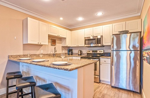 Gulf Place Condo | Gulf Views!/Steps to deeded beach and pools-shopping/dining steps from condo