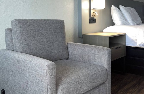 West Memphis Hotel | Hallmarc Inn & Suites of West Memphis