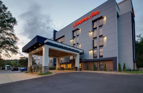 Crestline Heights Hotel | Hampton Inn Birmingham-Colonnade 280