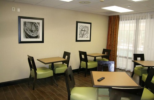 Olive Branch Hotel | Hampton Inn Olive Branch