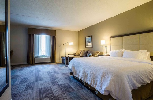 Somerset Hotel | Hampton Inn Somerset