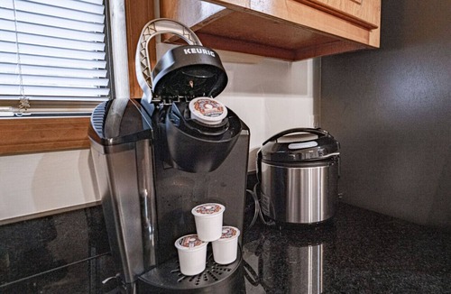 Blairsville Cabin | `Hansel`: Spacious Cabin w/Views, Greenery, Deck!