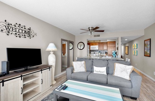 Beachwalk Condo | Harbor Island Hideaway: Your Perfect Escape