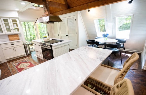 Oxford House | Hart❤️Luxe Treehouse 1.5 Miles to Oxford Square!