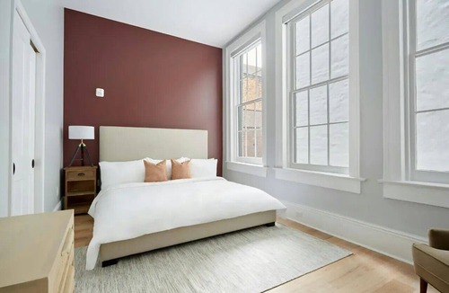 French Quarter Hotel | Hearing-Accessible Stay on Canal Street | Walk to French Quarter | The Harlequin