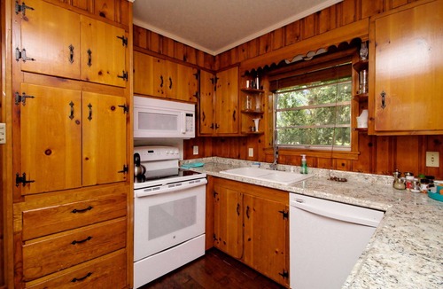 Olde Town Cottage | Heart of Historic Bluffton BEST LOCATION, Charming Cottage THIS IS THE ONE