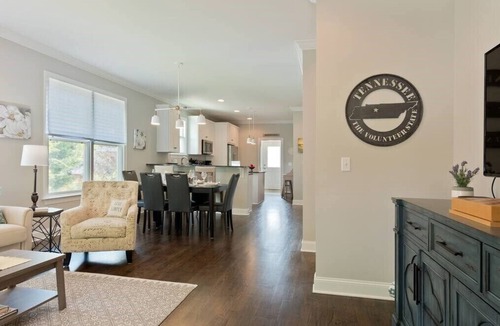 St. Elmo Improvement League House | Heart of St. Elmo-Family Friendly- 2 Blocks to Incline