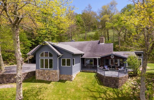 Blowing Rock House | Hearthstone