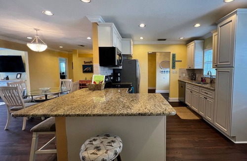 Clearwater House | Heated Pool! 2 Master Suites- 5 miles to Clearwater Beach!