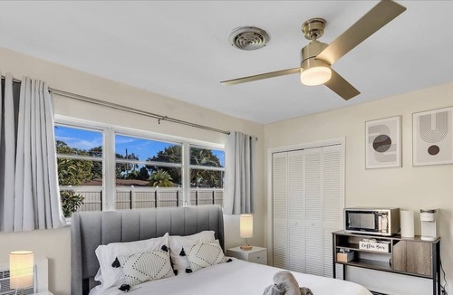 Coral Ridge Isles Apartment | Heated Pool Close to the Beach Fort Lauderdale