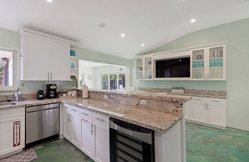 Highland Garden House | Heated Pool I Soundproof Home I Firepit I 630Mbps