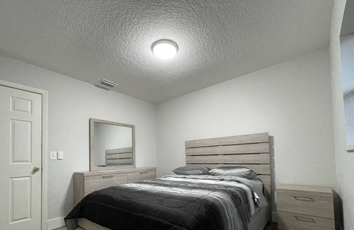 Brandon House | Heated Pool, Tampa, Orlando,parks,beaches, rivers.