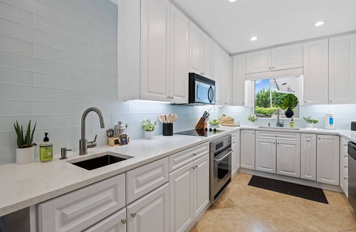 Bermuda Riviera House | Heated Pool Waterfront Retreat – A Fun, Sun-Soaked Florida Getaway on the Waterway Escape Now!