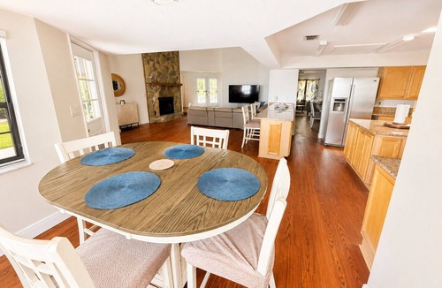 Lake Alfred House | Heated Private Pool + Sunrise- 30 Min to Disney & LEGOLAND