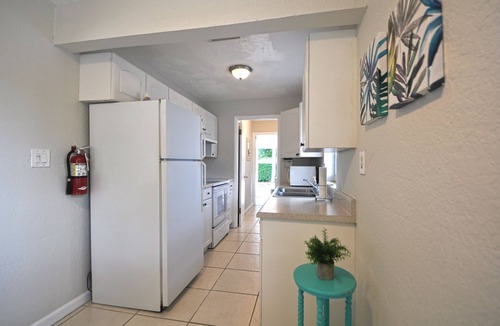 Southwest House | Heated private pool, walk to Zoo, Science Museum & Park
