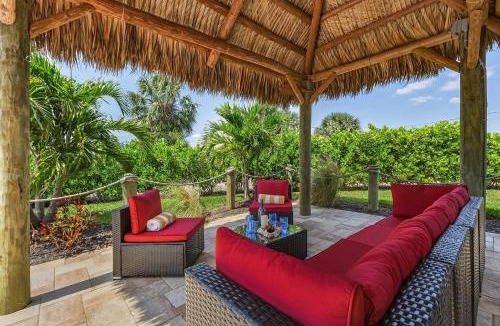 Burnt Store House | Heated Saltwater Pool & Spa with Tiki Hut - Backyard Oasis - Roelens