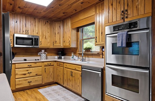 My Mountain Cabin | Heinrich's Hideaway Blue Ridge, GA
