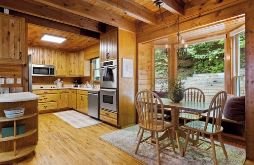 My Mountain Cabin | Heinrich's Hideaway Blue Ridge, GA