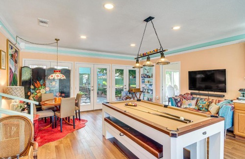 Old Town House | Heron House - Beach, Fishing Pier, Boat Launch