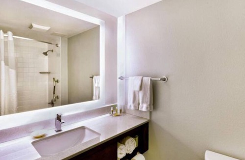 Hialeah House | Hialeah Gardens! Style and Comfort- Sun, Fun,Beach