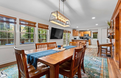 Lake Sequoyah House | Hick's Lakehouse, Great views, Fire-pit, Kayaks