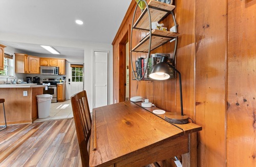 Lake Sequoyah House | Hick's Lakehouse, Great views, Fire-pit, Kayaks