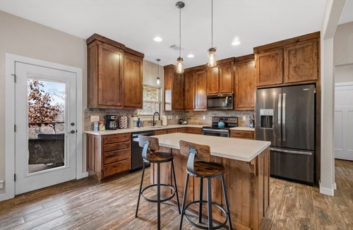 Rogers House | Hickory Hill Haven: Waterfront > Hot Tub > Fire Pit > Relax