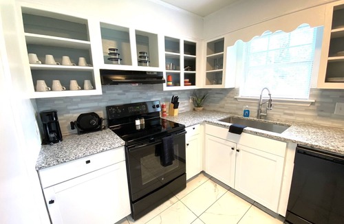 Albany House | Hidden 4BR Oasis