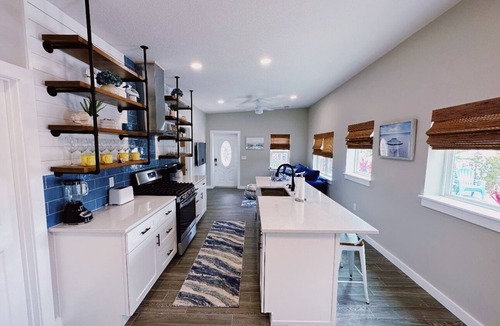 Boardwalk House | Hidden Beach Bungalow - Walk to the beach, shops and great eats!