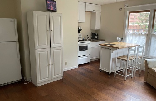 Decatur Apartment | Hidden Gem! Sunny, Relaxing, Two-Room Apartment