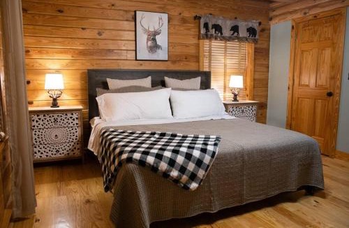Tate House | Hidden Honey Hole Cabin