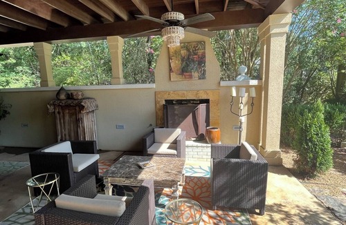 Batesville House | Hidden oasis near Ole Miss! Luxurious pool house, outdoor areas, pet friendly!