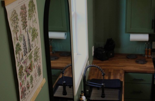 Mount Berry Cottage | Hidden Springs Cottage, Rome, GA, King Loft Bedroom, Private Lake Access