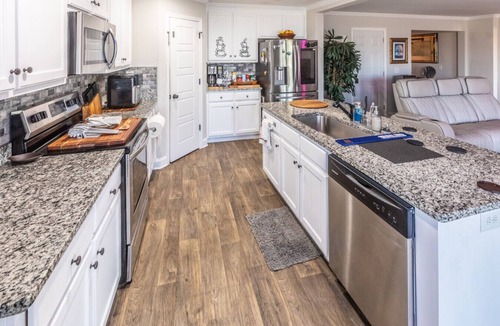 Farmington House | Hideaway Getaway - Statham
